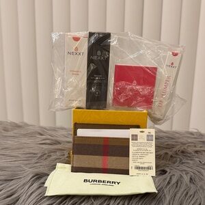 #30 $396 MIXED RETAIL NWT BURBERRY CARD HOLDER & NEXXT BUNDLE
